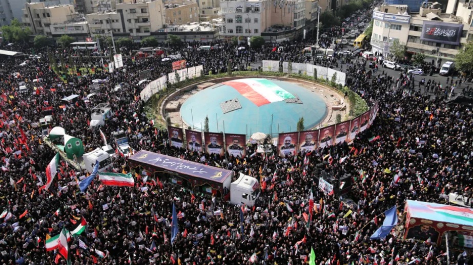 Tehran Mourns Victims of Israeli Air Strikes